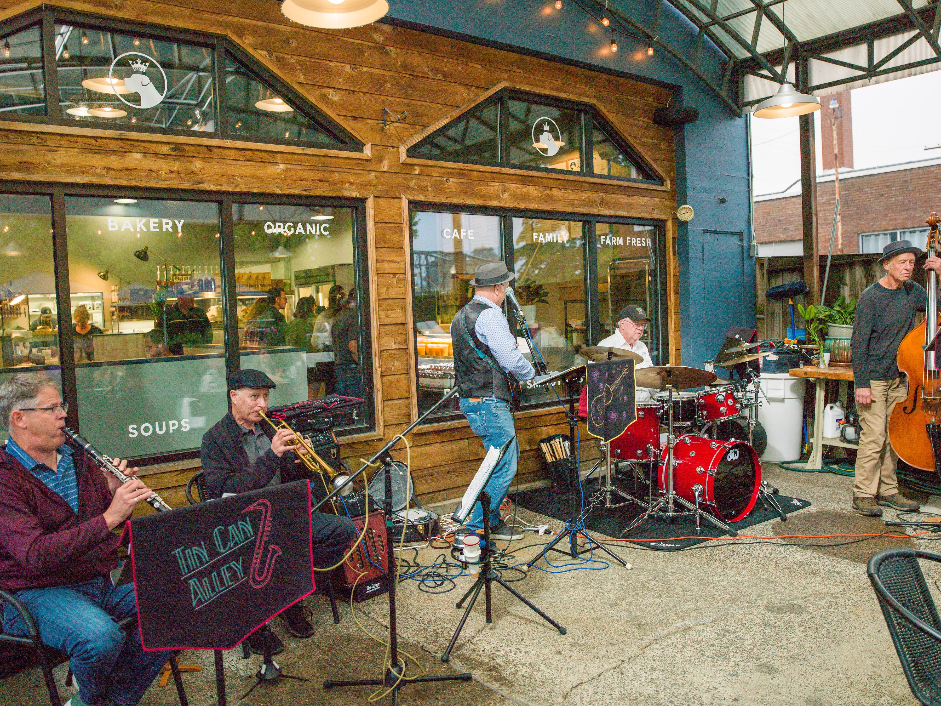 Band performing on the Bodhi Bistro patio stage